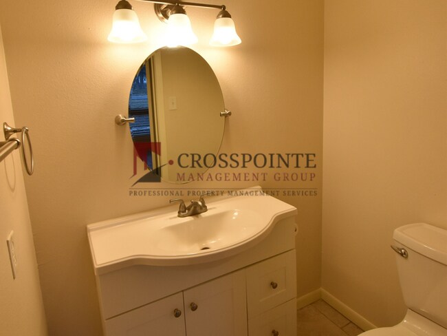 Building Photo - Tour Today! 3 Bedroom Home On Lake Tyler!