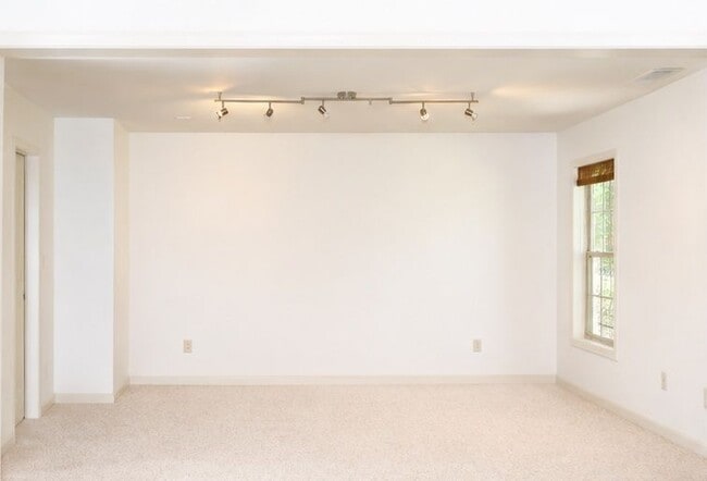 Building Photo - 5211 Merrimont Dr