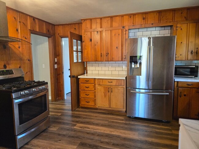 Building Photo - 24 Pine Cir