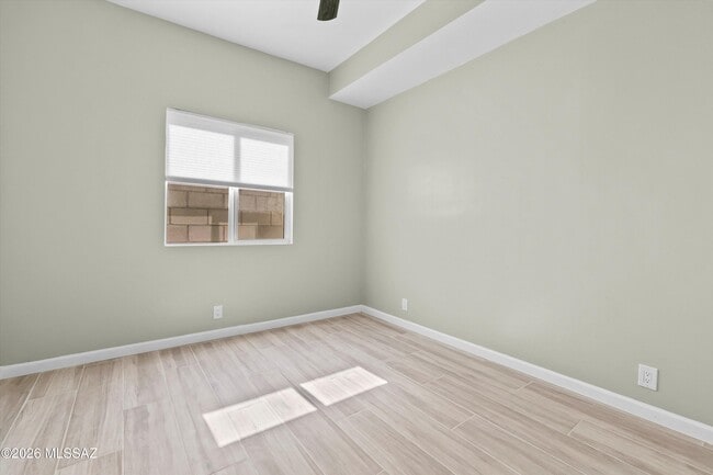 Building Photo - 3100 W Shumaker Dr