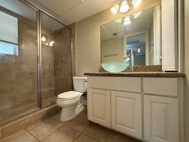 Building Photo - 4719 Clay St