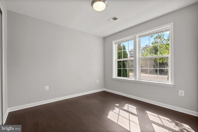 Building Photo - 25628 Pleasant Valley Rd