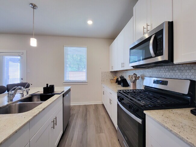 Building Photo - 3 Bed Home for Rent in Park Row Village West | Houston TX 77084