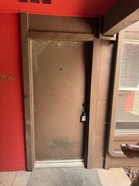 Building Photo - READY NOW! Ground-Level Condo in Universit...