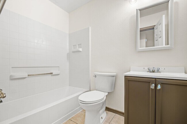 Building Photo - 6931 Quail Branch