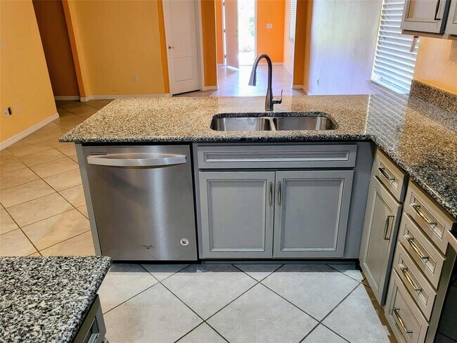 Building Photo - 5338 Fallen Leaf Dr