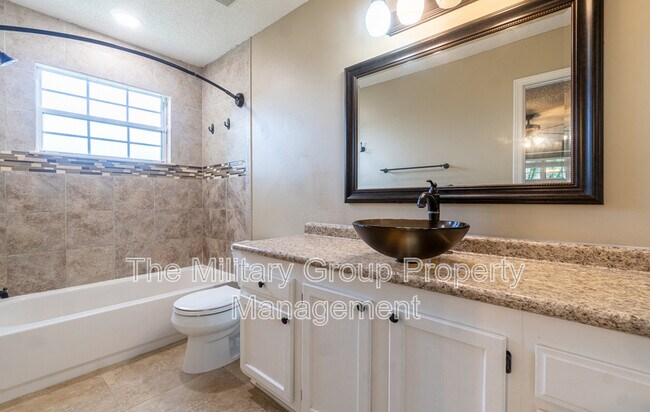 Building Photo - 12565 Long Lake Ct