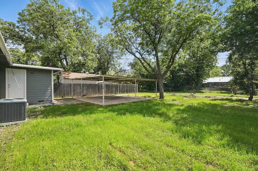 Building Photo - 2781 Beech St
