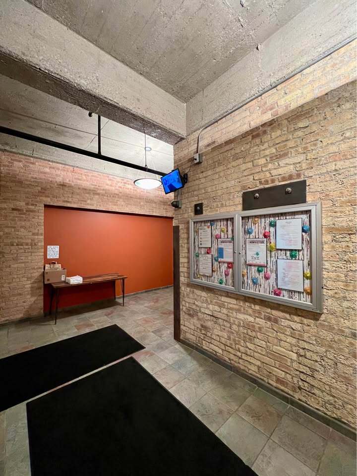Building Photo - 234 E Reservoir Ave