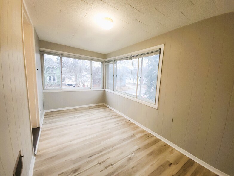 Office - 352 8th St E