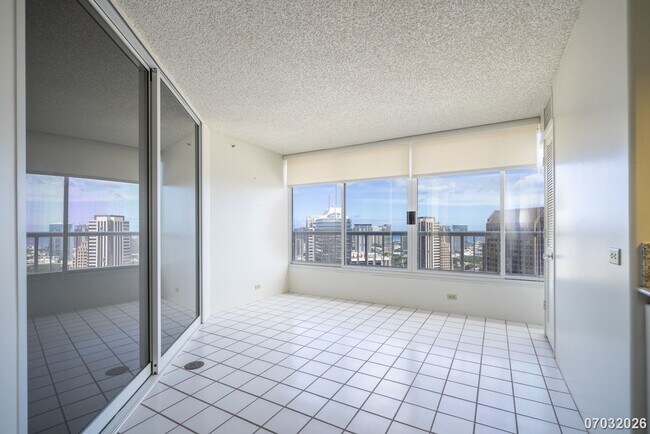 Building Photo - 2 bd, 2 ba Condo in Honoulu Park Place