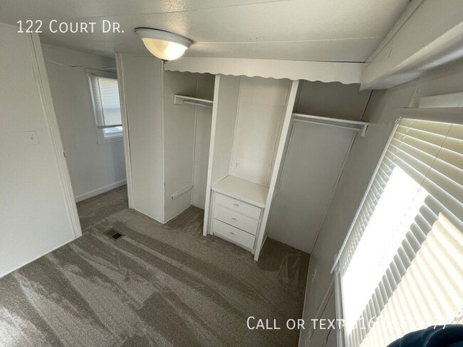 Building Photo - 122 Court Dr