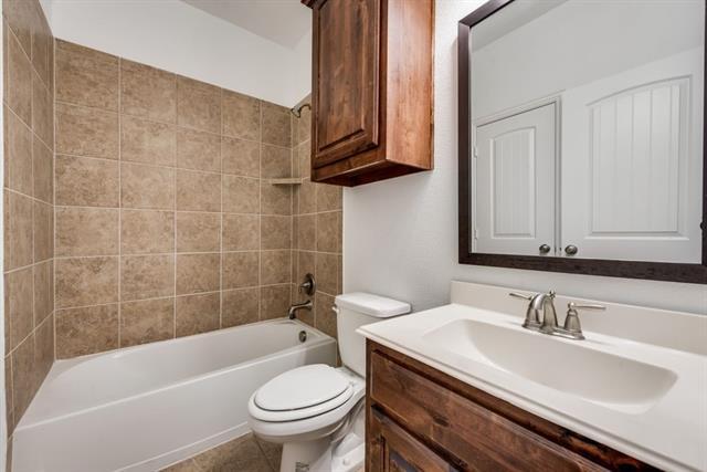 Building Photo - 2992 Overlook Dr