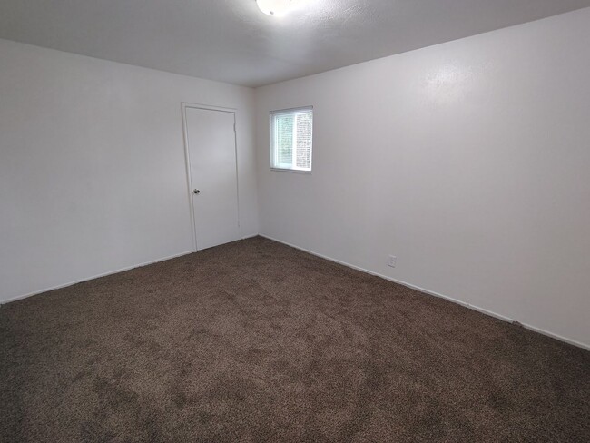 Building Photo - 1914 Freida Ct