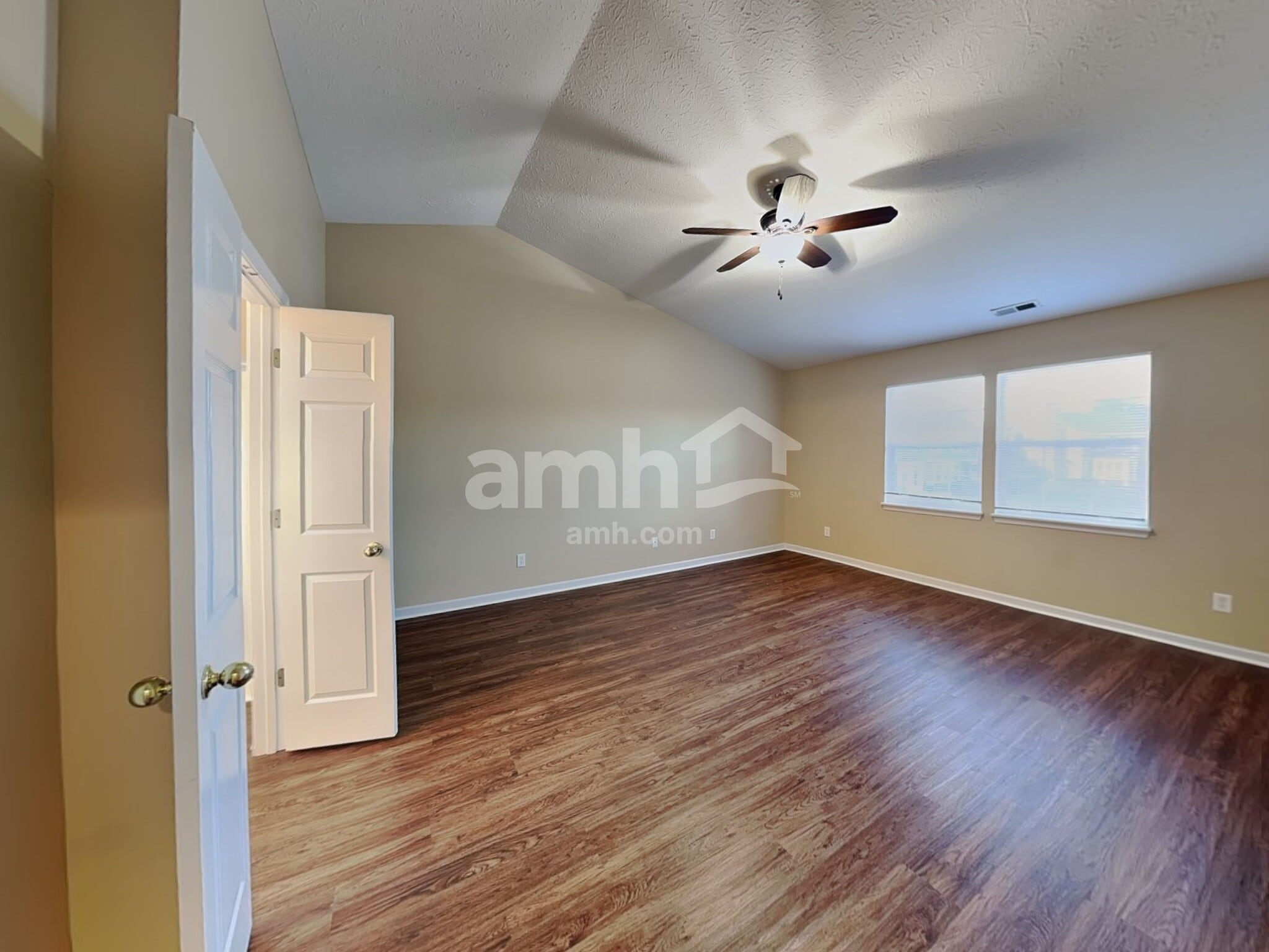 Building Photo - 1777 Woodstock Dr