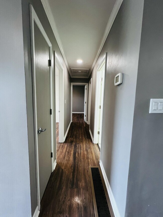 Building Photo - 1230 Trent Blvd