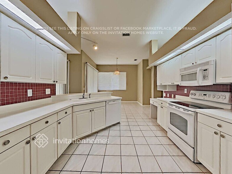 Building Photo - 3718 72nd Terrace E