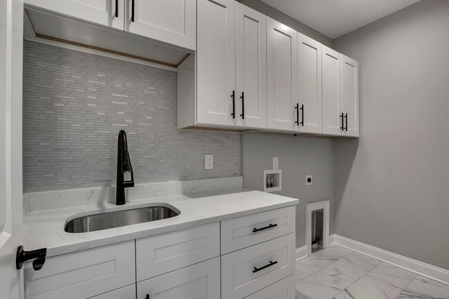 Building Photo - 310 Dudala Way