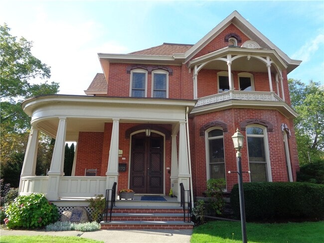 Primary Photo - 170 E 1st St