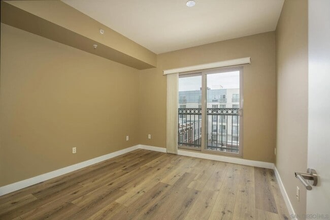 Building Photo - 450 J St