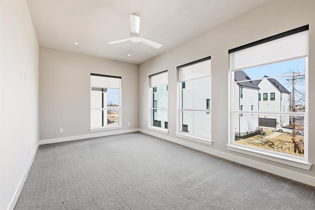 Building Photo - 129 Gdn Ct E