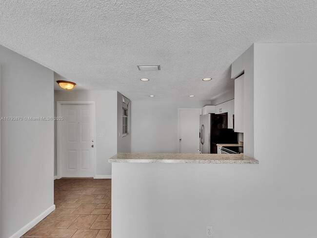 Building Photo - 1458 Coronado Rd