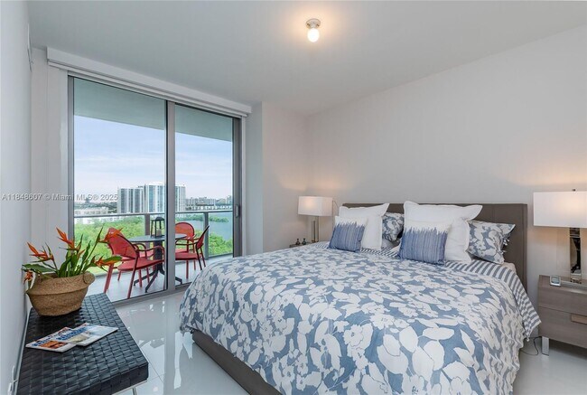 Building Photo - 16385 Biscayne Blvd