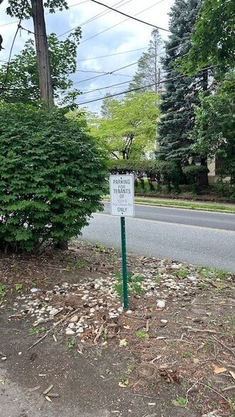 Building Photo - 1022 FOX CHASE