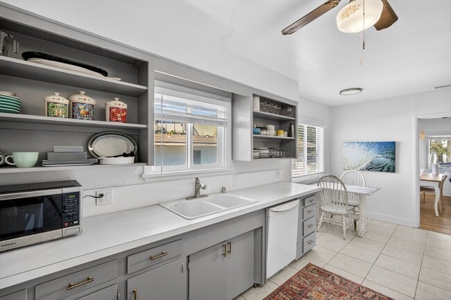 Building Photo - 237 Avenida Montalvo