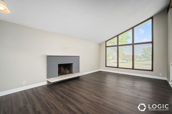 Building Photo - 512 E 6770 S