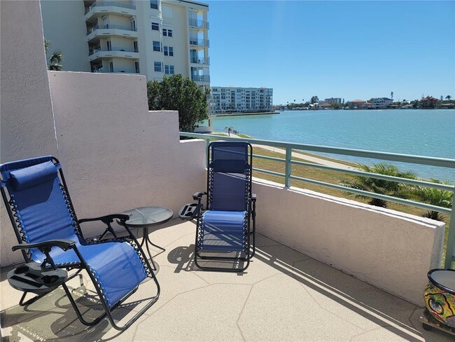 Building Photo - 8000 Sailboat Key Blvd S