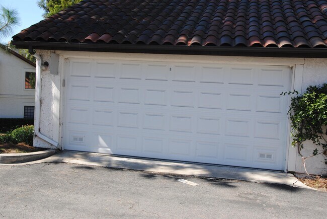 Building Photo - 16376 Avenida Venusto