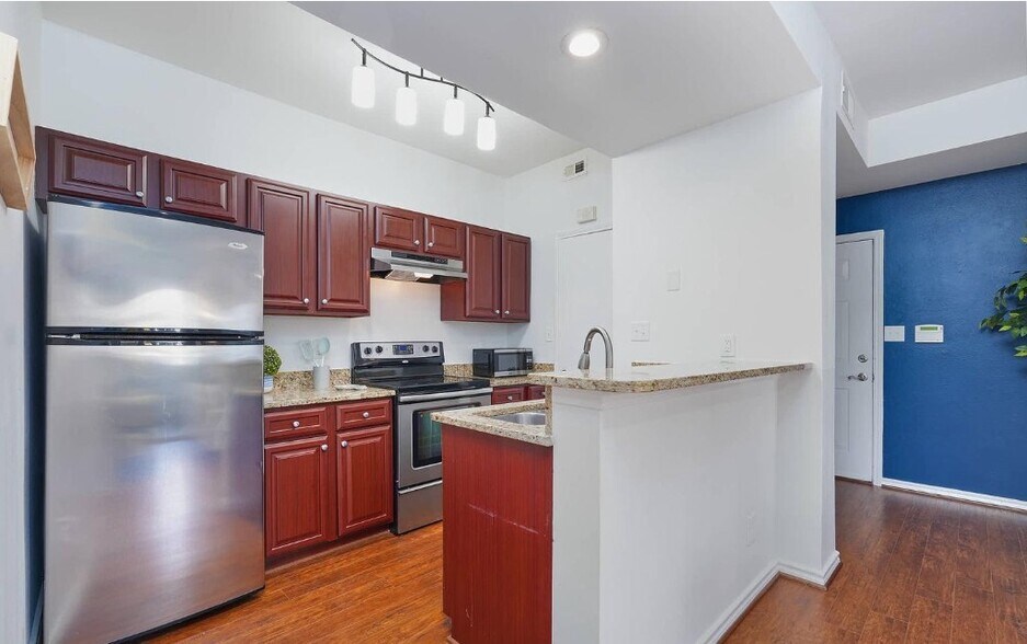 Building Photo - 3922 Penderview Dr