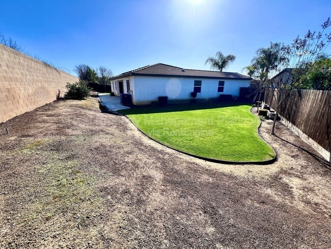 Building Photo - 5597 E Edna Ave