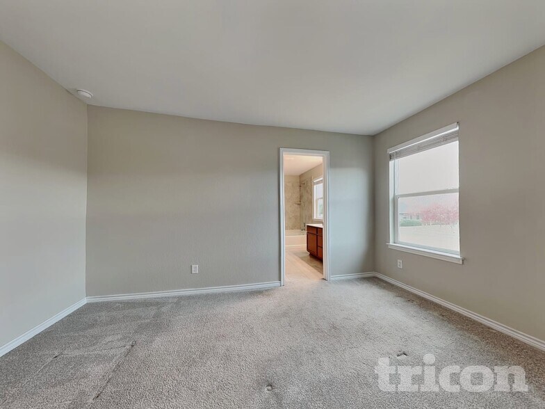 Building Photo - 601 Lost Pond