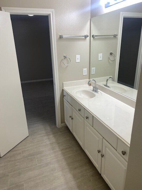 Building Photo - 13543 Ambrose St