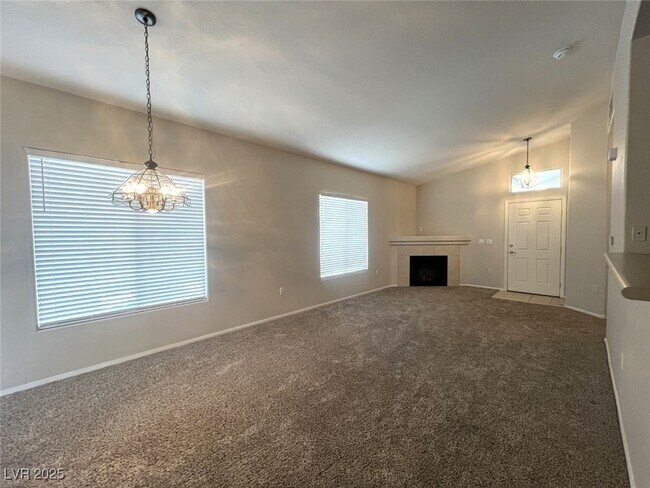 Building Photo - 2305 W Horizon Ridge Pkwy