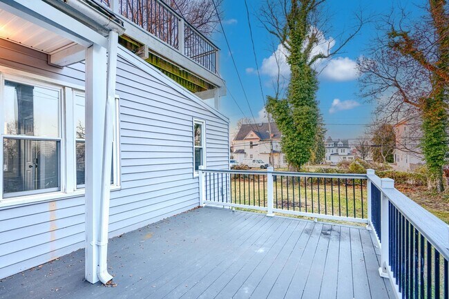 Building Photo - 4012 Fernhill Ave