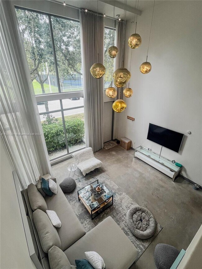 Building Photo - 163 N Shore Dr