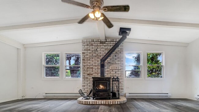 Building Photo - 3 bedroom (Entire House) in the Solitude Village section of High Bridge