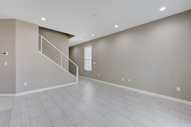 Building Photo - 2022 Single Family Home: 50% off first mon...