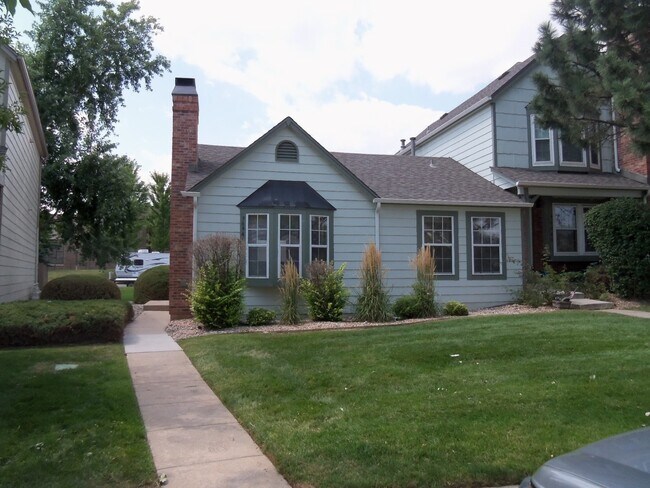 Primary Photo - Great Littleton Location! 2 bedroom, 1 bat...