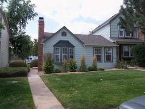 Building Photo - Great Littleton Location! 2 bedroom, 1 bat...