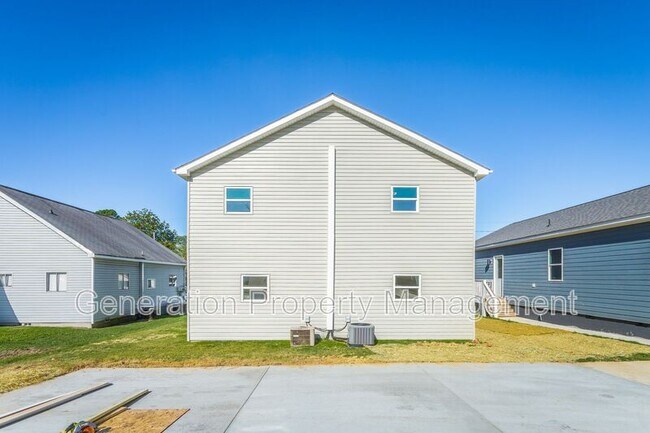 Building Photo - 1902 S Watkins St