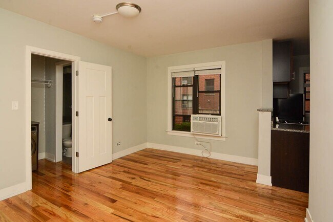 Building Photo - 2907 N Mildred Ave