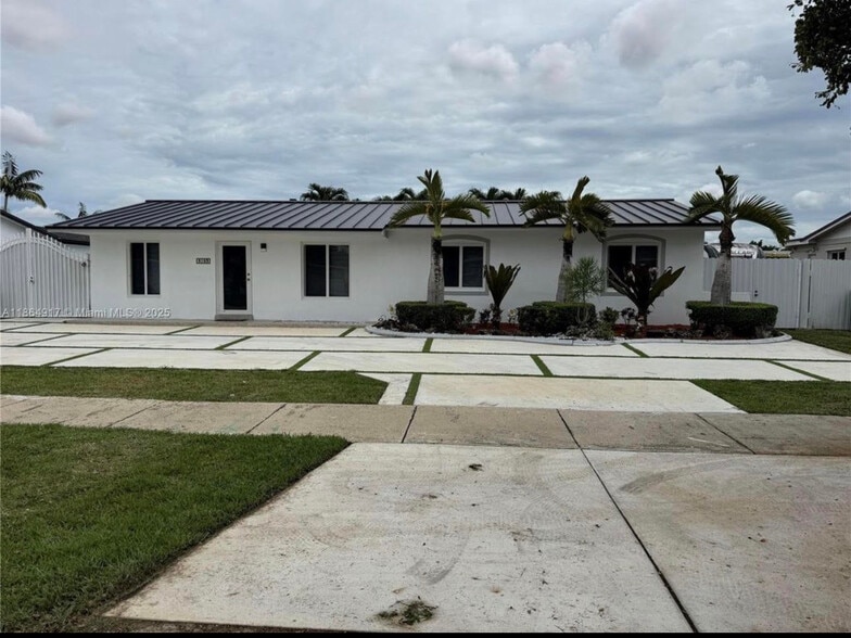 Building Photo - 5103 SW 128th Pl