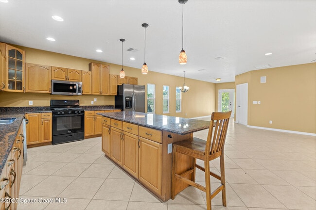 Building Photo - 156 Wilson Ave