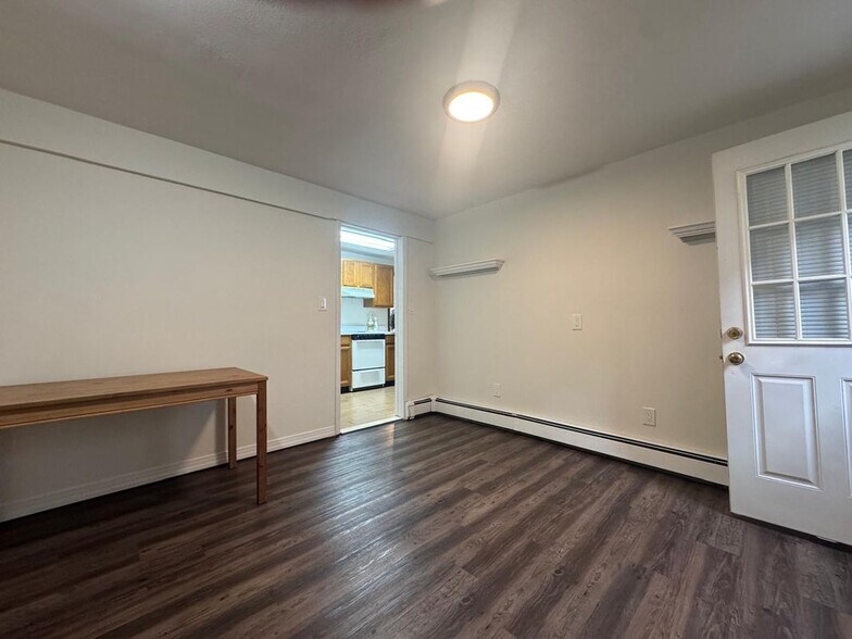 Building Photo - 25 Paddock St