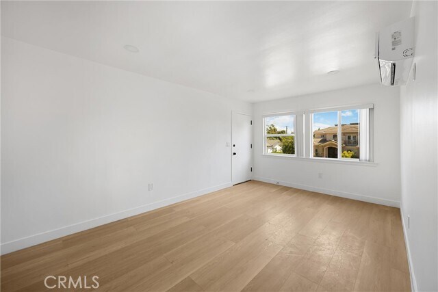 Building Photo - 15 Christina St