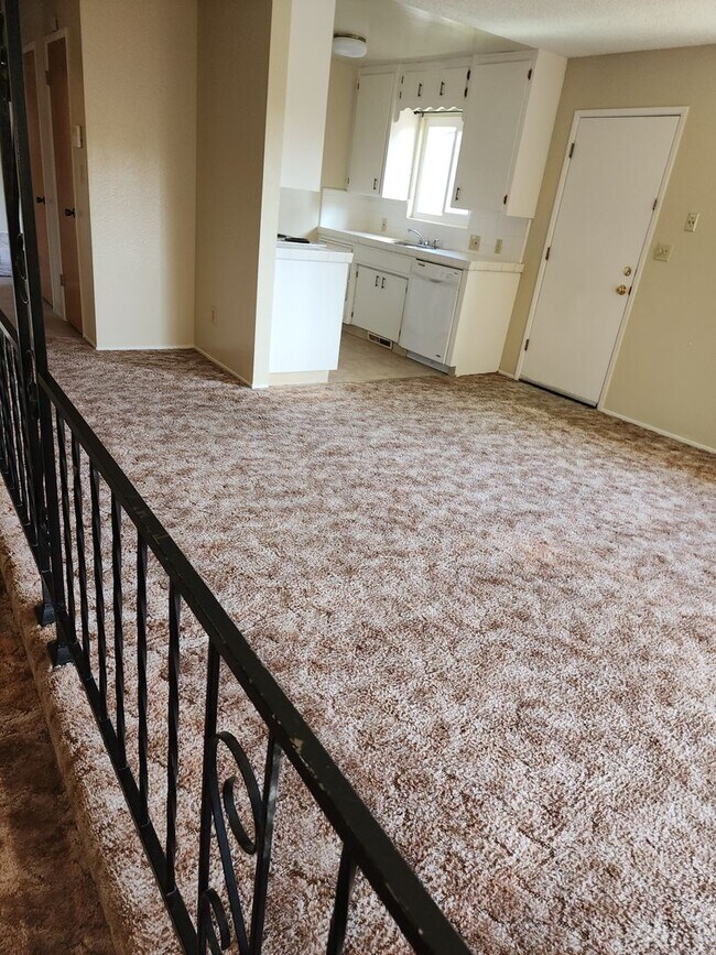 Building Photo - K1329-1331RA